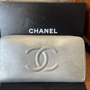 Chanel wallet